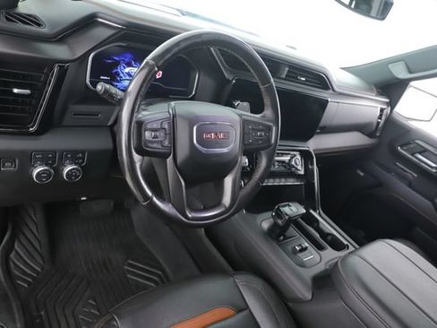 Used 2023 GMC Sierra 1500 AT4 w/ AT4 Premium Package AWD/4WD image 17