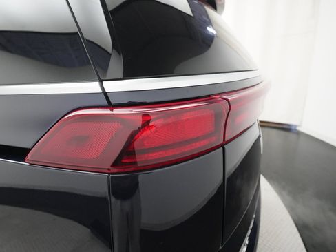 Certified 2024 Kia Carnival LX image 32