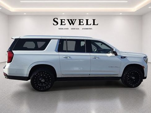 Used 2023 GMC Yukon XL Denali w/ Denali Reserve Package AWD/4WD image 5