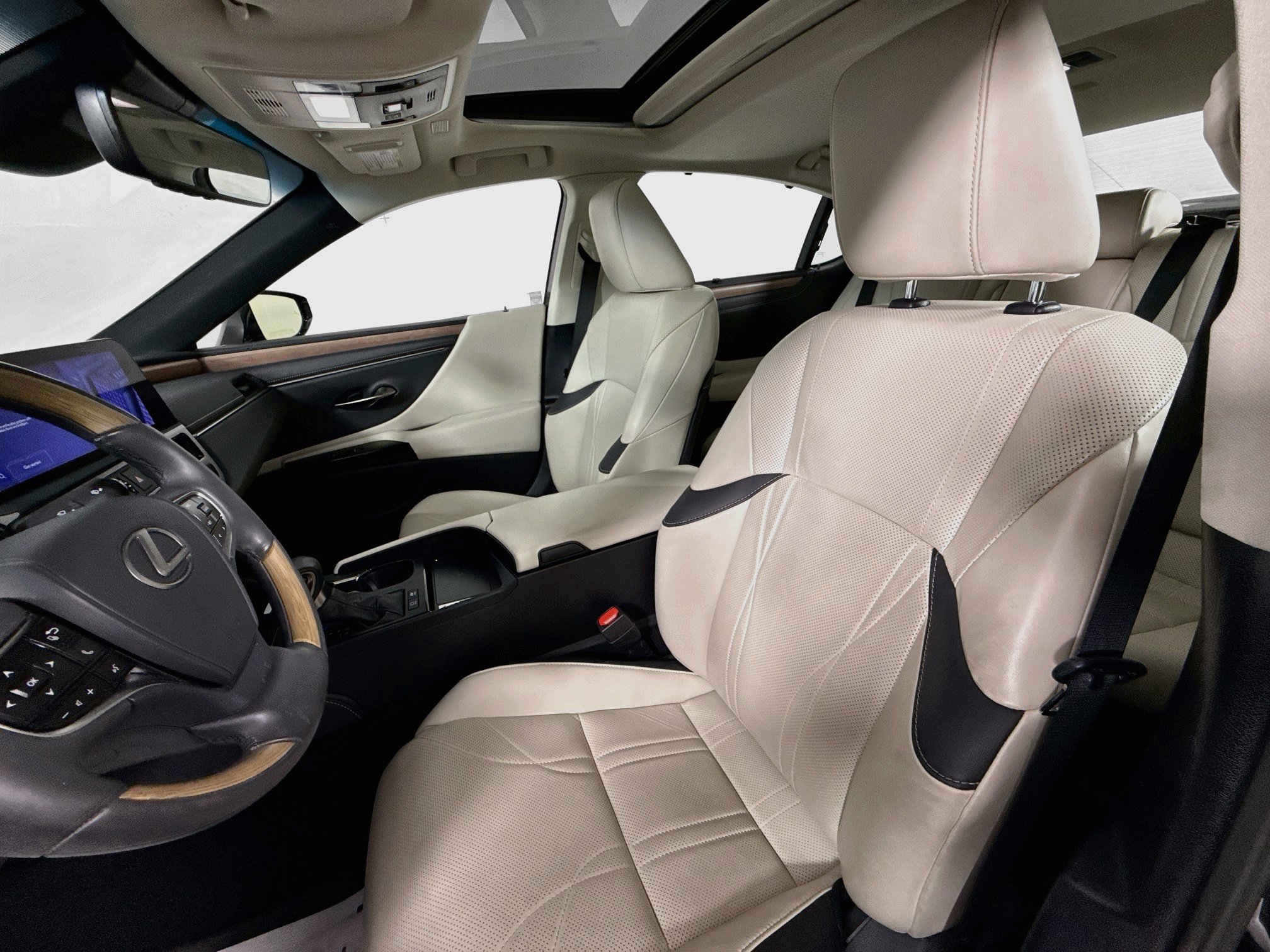 Used 2023 Lexus ES 300h Ultra Luxury FWD image 11