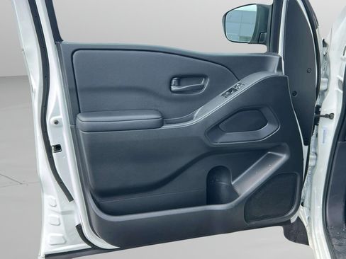 Used 2025 Nissan Frontier S RWD image 15