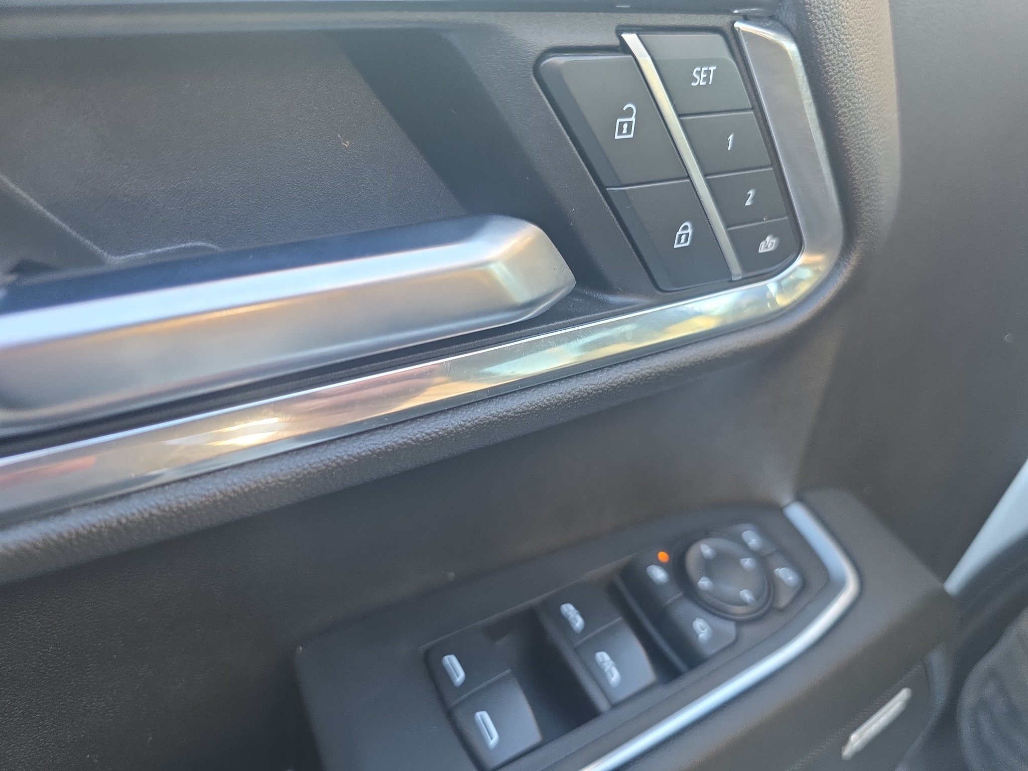 Used 2024 Chevrolet Silverado 1500 LTZ AWD/4WD image 50