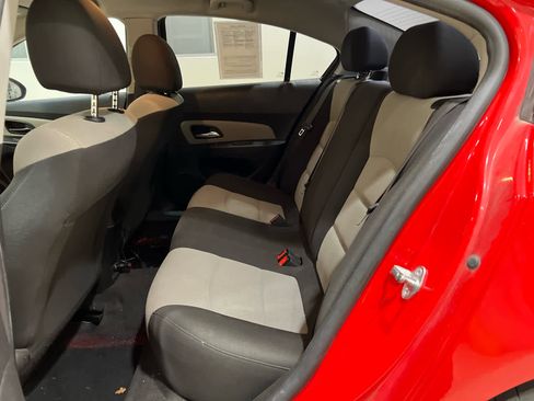 Used 2015 Chevrolet Cruze LS image 10