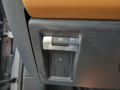 Used 2024 Land Rover Defender 110 X-Dynamic SE image 14