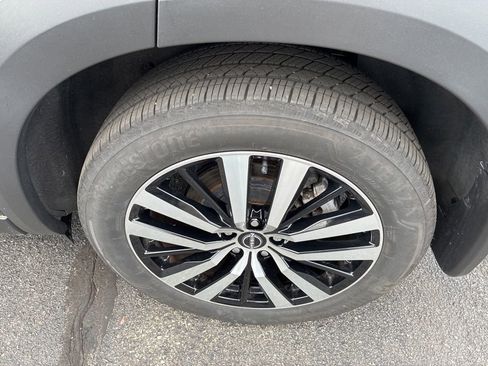 Used 2023 Nissan Pathfinder Platinum AWD/4WD image 11