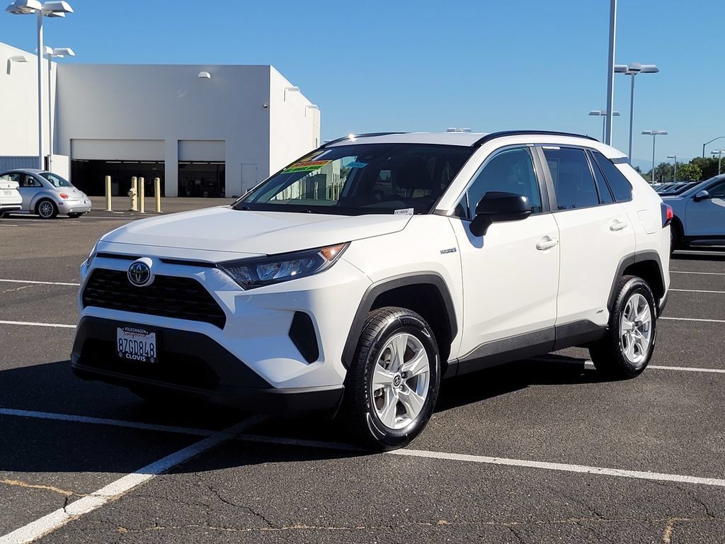 Used 2021 Toyota RAV4 LE AWD/4WD image 10