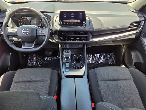 Used 2025 Nissan Rogue SV FWD image 13