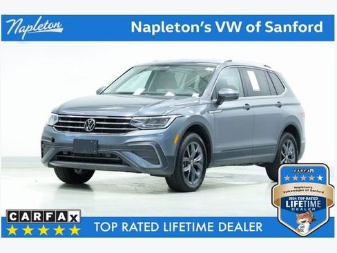 Used 2022 Volkswagen Tiguan SE image 1