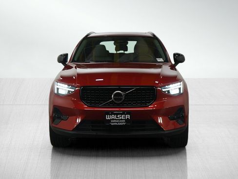 Used 2023 Volvo XC40 B5 Ultimate w/ Protection Package Premier image 10