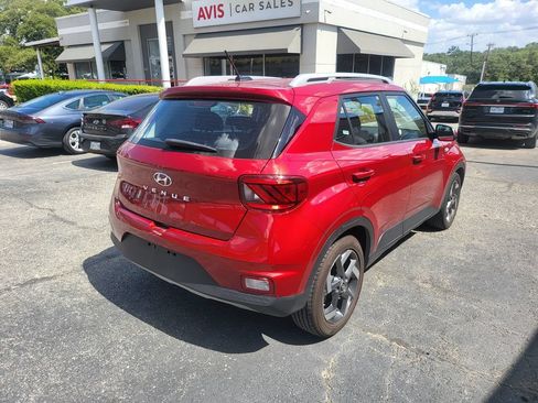 Used 2025 Hyundai Venue SEL FWD image 7