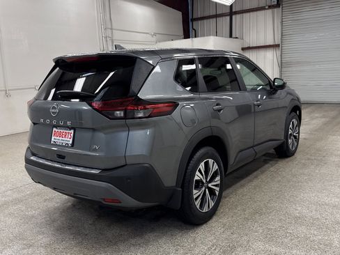 Used 2023 Nissan Rogue SV image 18