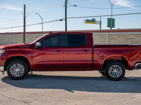 Used 2024 Chevrolet Silverado 1500 LT image 4