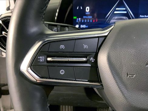 Used 2025 Chevrolet Equinox LT FWD image 18