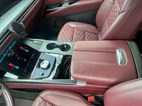 Used 2026 Cadillac Escalade Luxury RWD image 9