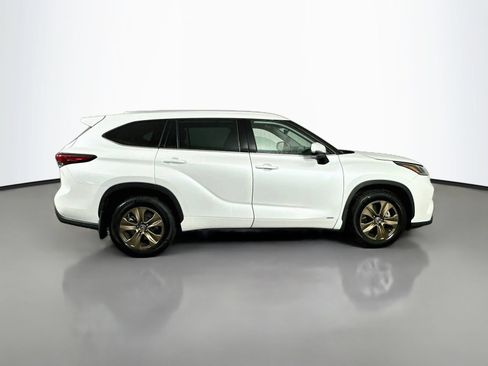 Used 2022 Toyota Highlander Bronze Edition AWD/4WD image 8