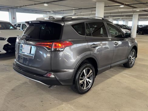 Used 2018 Toyota RAV4 XLE image 7