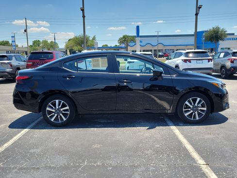 Used 2025 Nissan Versa SV FWD image 8