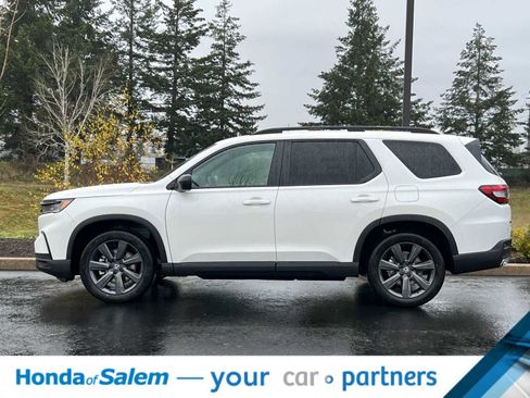 New 2025 Honda Pilot Sport image 5