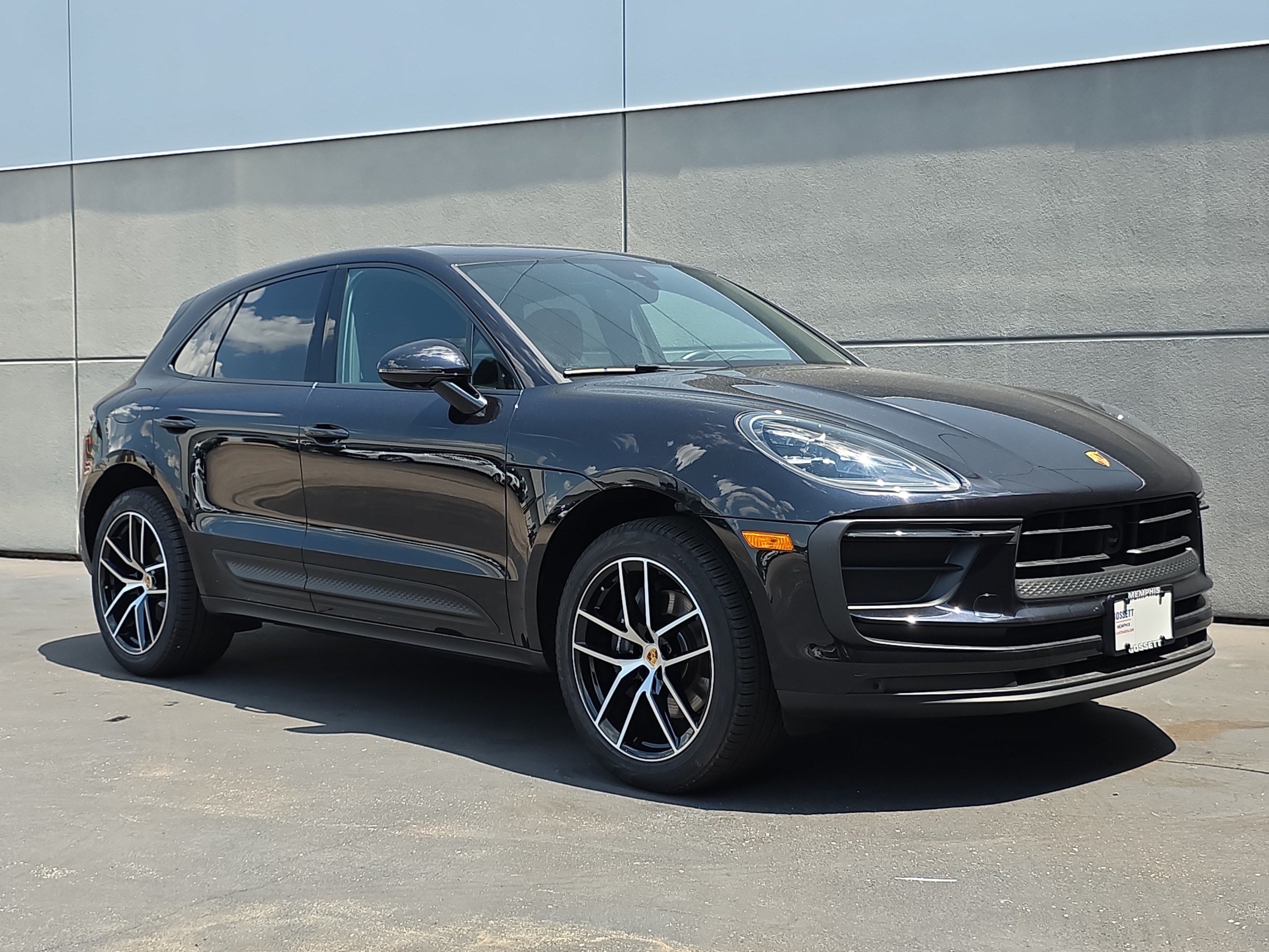 Used 2025 Porsche Macan AWD/4WD image 9