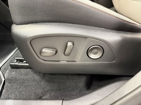 New 2026 Chevrolet Traverse LT w/ Midnight/Sport Edition image 23