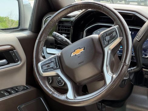 Used 2022 Chevrolet Silverado 1500 LT AWD/4WD image 15