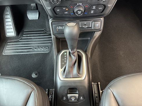 Certified 2023 Jeep Renegade Trailhawk w/ Sun/Sound Group AWD/4WD image 24