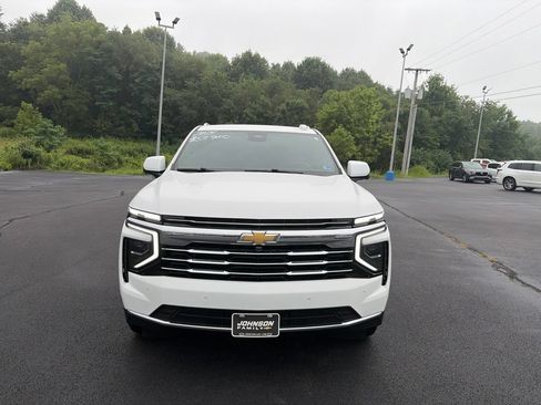 Used 2025 Chevrolet Tahoe LT AWD/4WD image 3