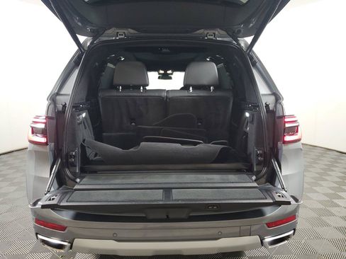 Used 2023 BMW X7 xDrive40i w/ Executive Package AWD/4WD image 9