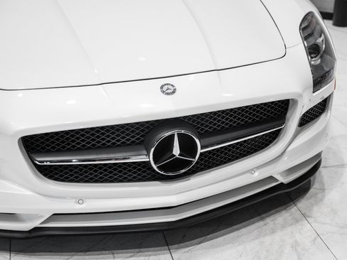 Used 2012 Mercedes-Benz SLS AMG Coupe image 10