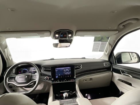 Used 2024 Jeep Wagoneer Series II w/ Flexible Seating Group RWD image 30