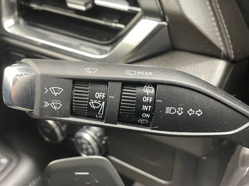 Used 2025 GMC Yukon Denali AWD/4WD image 31