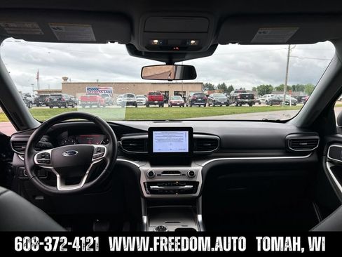 Used 2022 Ford Explorer XLT w/ Equipment Group 202A AWD/4WD image 15