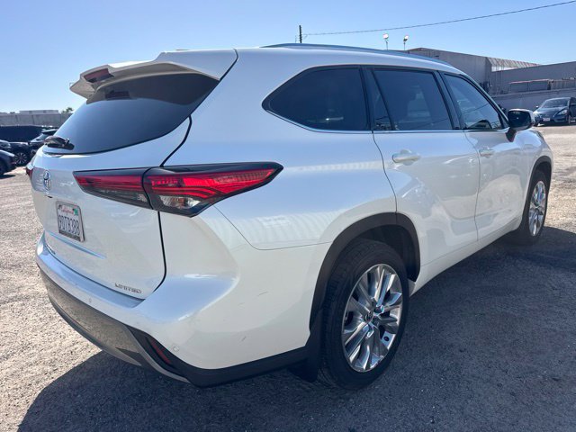 Used 2021 Toyota Highlander Limited FWD image 5