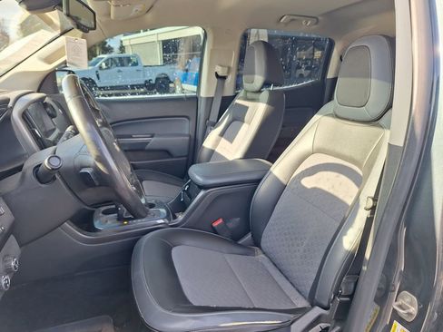 Used 2017 Chevrolet Colorado Z71 image 3