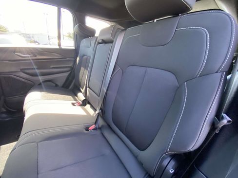 New 2025 Jeep Grand Cherokee Laredo X image 12