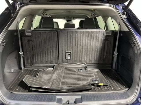 Used 2024 Toyota Highlander LE AWD/4WD image 24