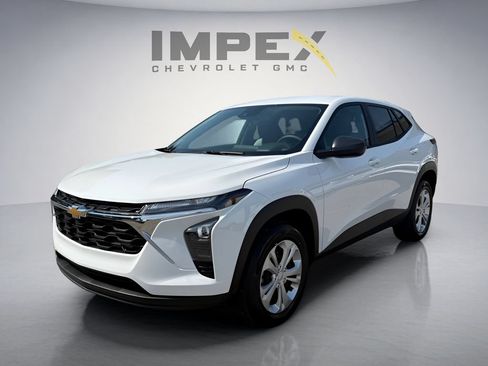 New 2026 Chevrolet Trax LS FWD image 1