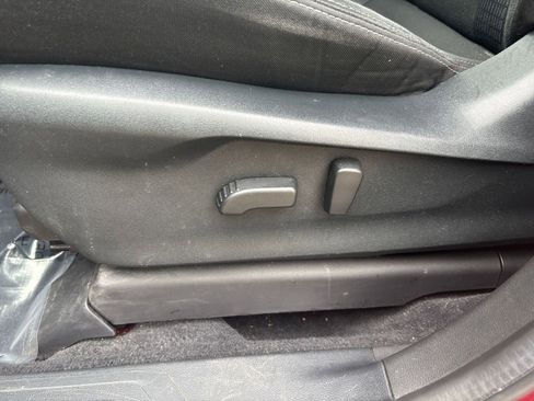 Used 2024 Subaru Ascent Premium w/ Convenience Package image 22