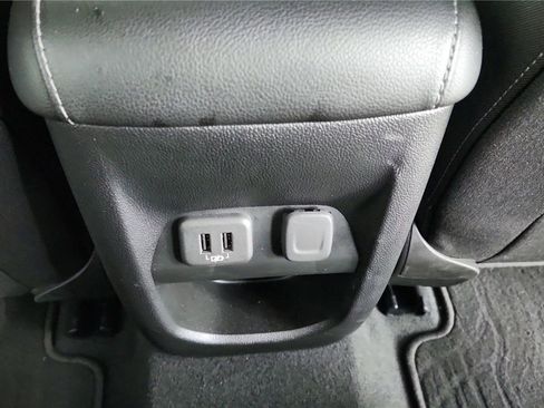 Used 2022 Chevrolet Colorado LT w/ LT Convenience Package image 30