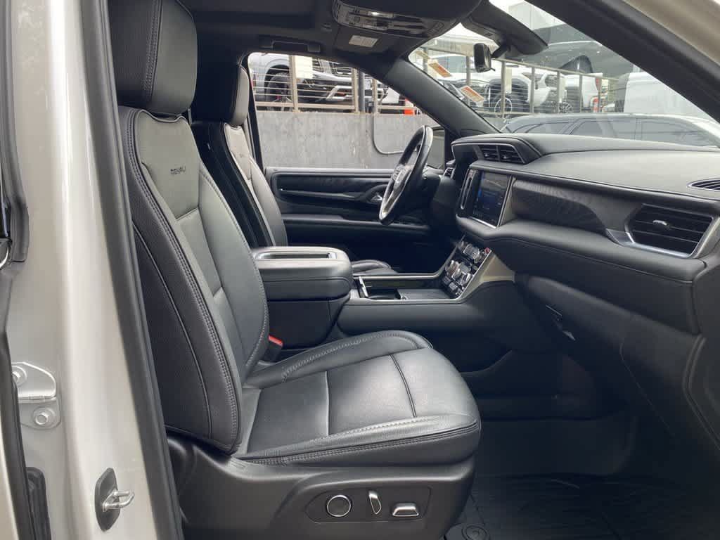 Used 2021 GMC Yukon Denali w/ Advanced Technology Package AWD/4WD image 17