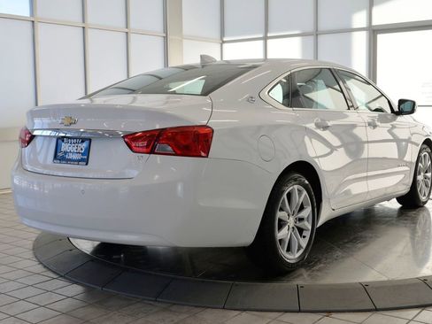 Used 2016 Chevrolet Impala LT w/ Convenience Package image 8