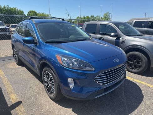 Used 2022 Ford Escape Titanium w/ Titanium Premium Package FWD image 6