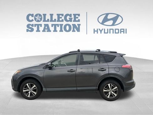 Used 2018 Toyota RAV4 XLE w/ Plus Extra Value Package FWD image 7