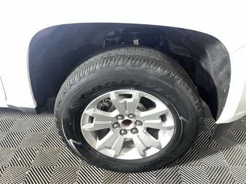 Used 2022 Chevrolet Colorado LT w/ Fleet Safety Package image 10