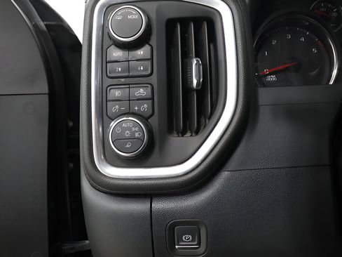 Used 2020 Chevrolet Silverado 2500 LT w/ True North Edition AWD/4WD image 17