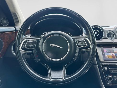 Used 2016 Jaguar XJ L Portfolio RWD image 27