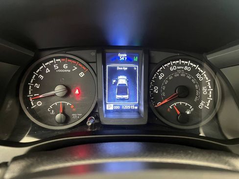 Used 2021 Toyota Tacoma SR RWD image 14
