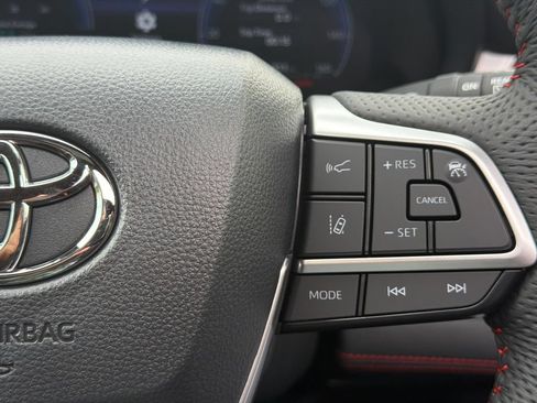 New 2026 Toyota Sienna XSE FWD image 31