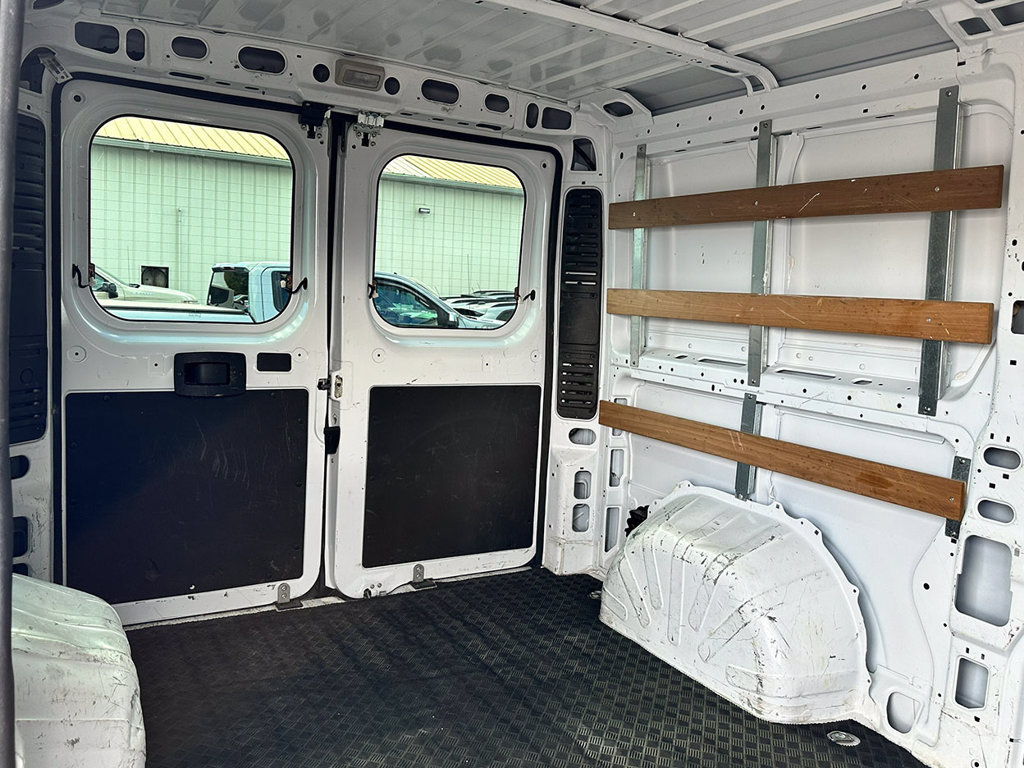 Used 2025 RAM ProMaster 2500 w/ U-Haul Equipment Group FWD image 17