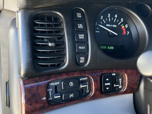 Used 2005 Buick Le Sabre Limited w/ Gran Touring Package image 21